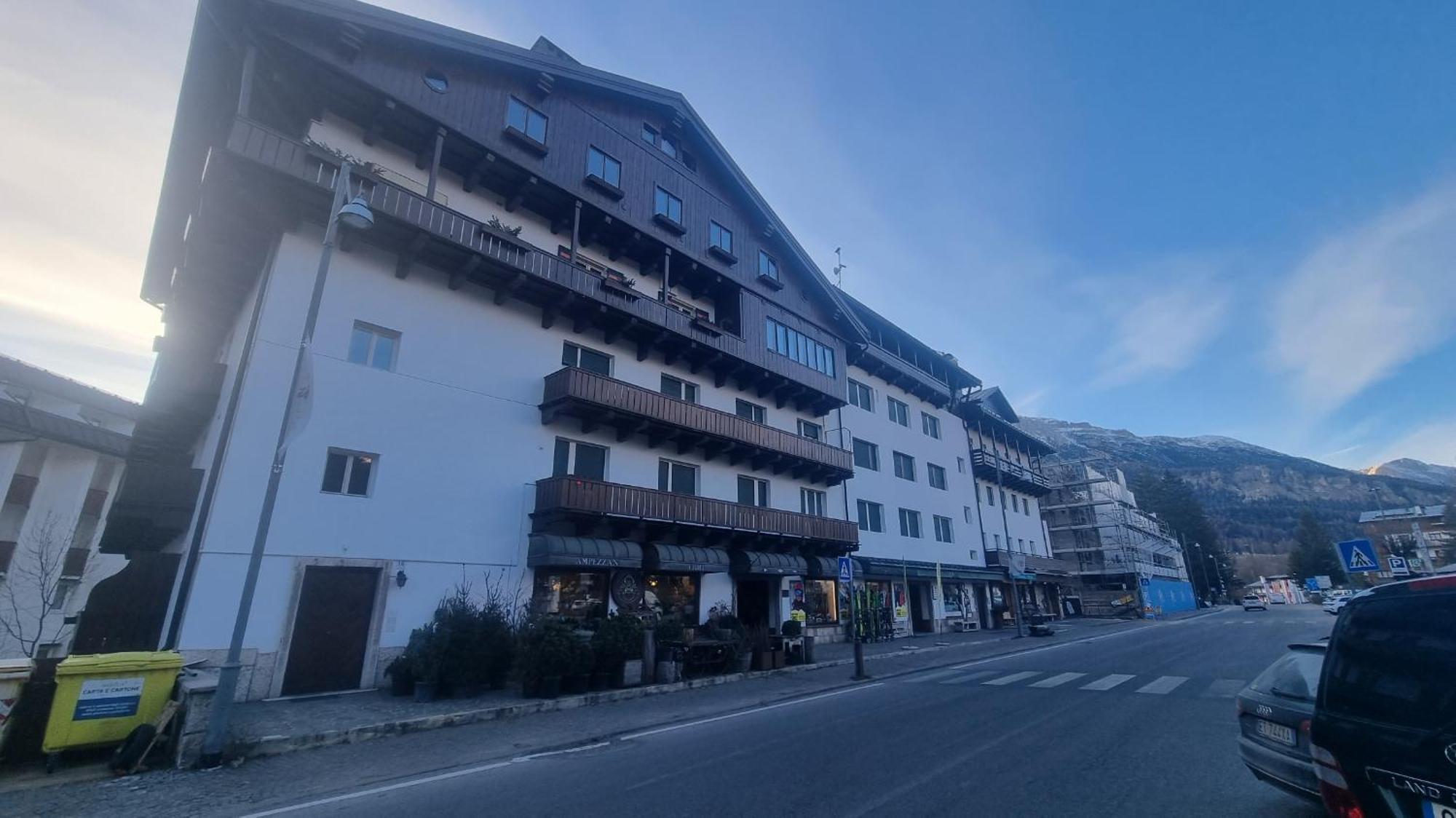 Studio Apartment Ariston In Centro A Cortina コルティーナ・ダンペッツォ エクステリア 写真